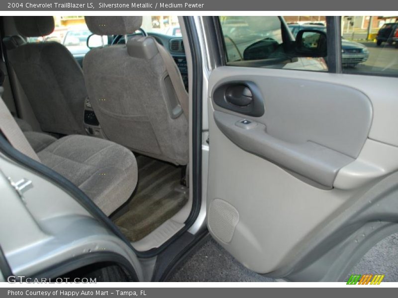 Silverstone Metallic / Medium Pewter 2004 Chevrolet TrailBlazer LS