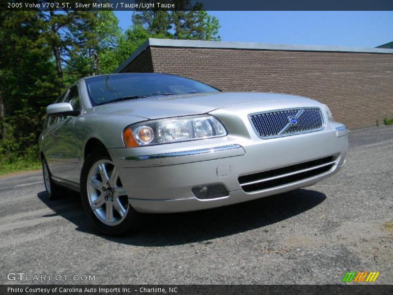 Silver Metallic / Taupe/Light Taupe 2005 Volvo V70 2.5T