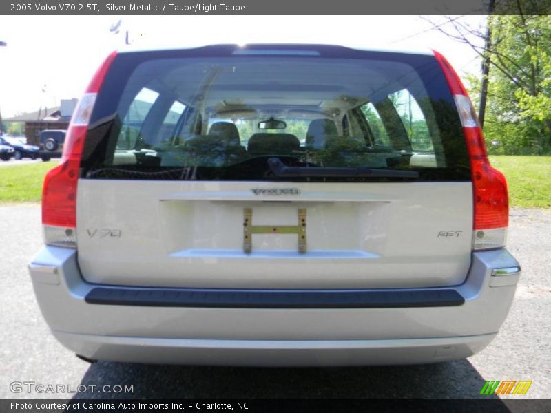 Silver Metallic / Taupe/Light Taupe 2005 Volvo V70 2.5T