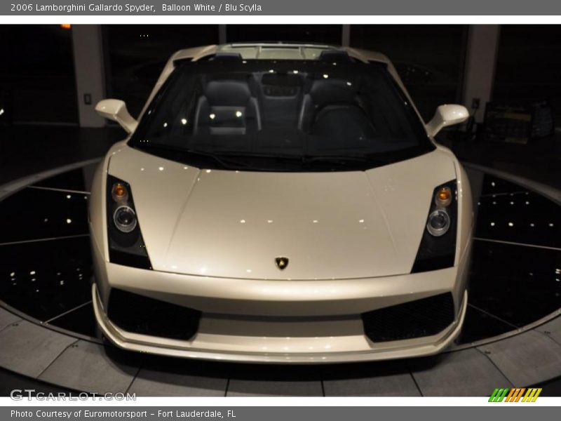 Balloon White / Blu Scylla 2006 Lamborghini Gallardo Spyder