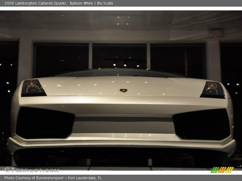 Balloon White / Blu Scylla 2006 Lamborghini Gallardo Spyder