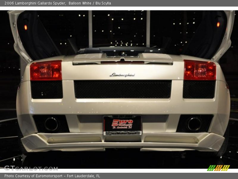Balloon White / Blu Scylla 2006 Lamborghini Gallardo Spyder