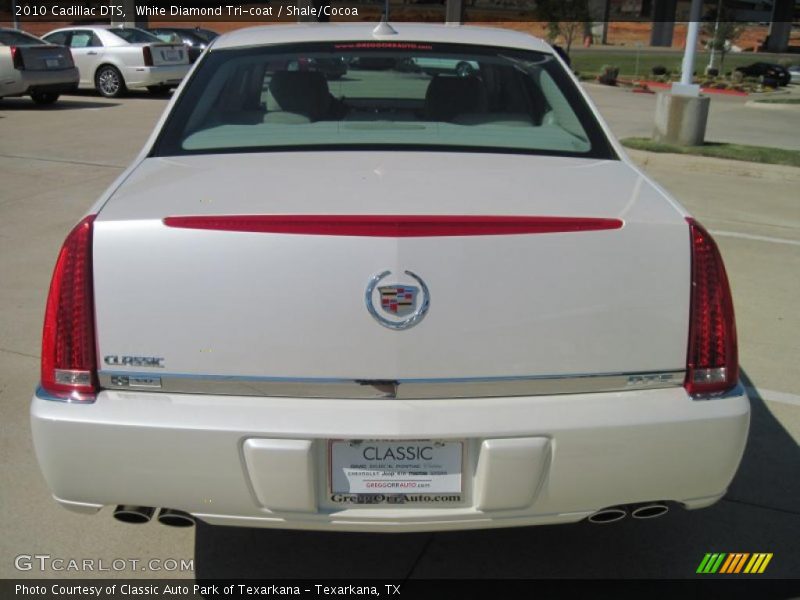 White Diamond Tri-coat / Shale/Cocoa 2010 Cadillac DTS