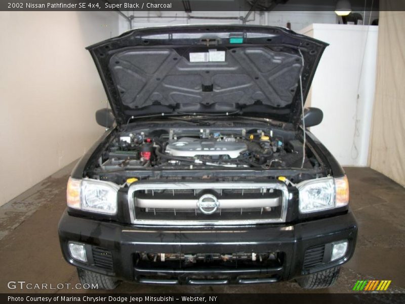 Super Black / Charcoal 2002 Nissan Pathfinder SE 4x4