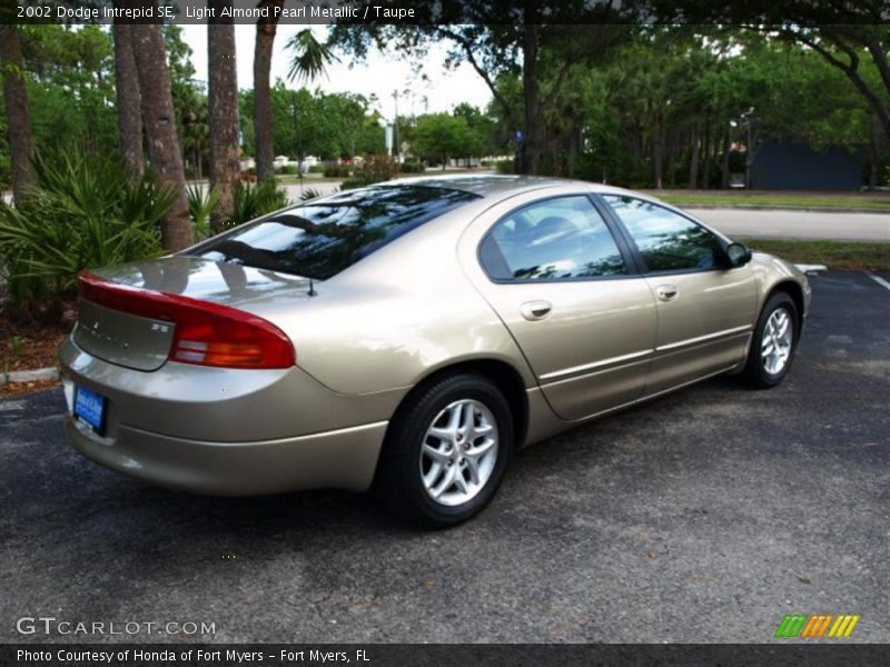 Light Almond Pearl Metallic / Taupe 2002 Dodge Intrepid SE