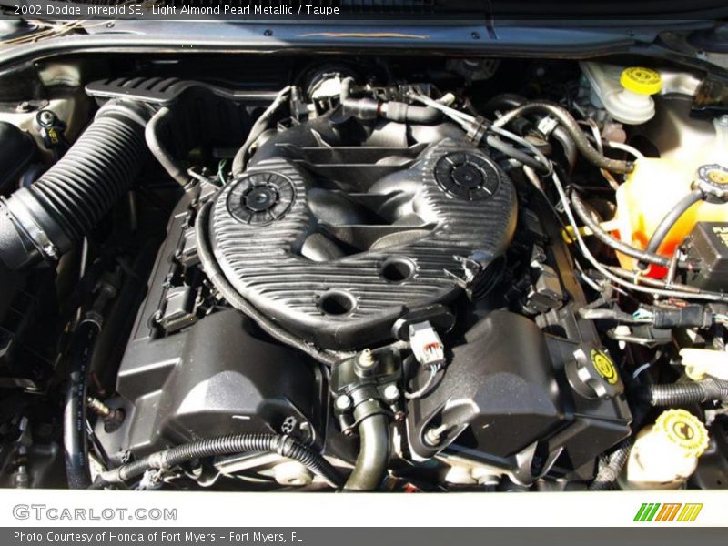 Light Almond Pearl Metallic / Taupe 2002 Dodge Intrepid SE