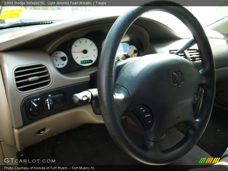 Light Almond Pearl Metallic / Taupe 2002 Dodge Intrepid SE