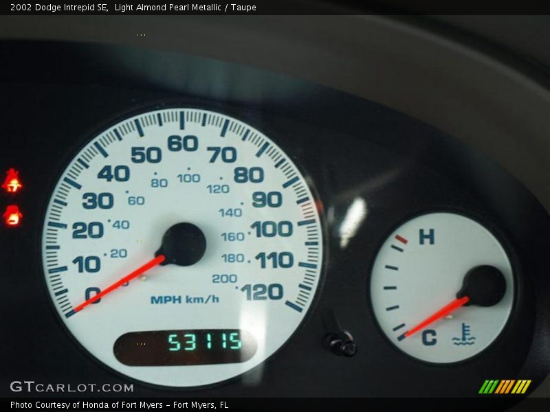 Light Almond Pearl Metallic / Taupe 2002 Dodge Intrepid SE