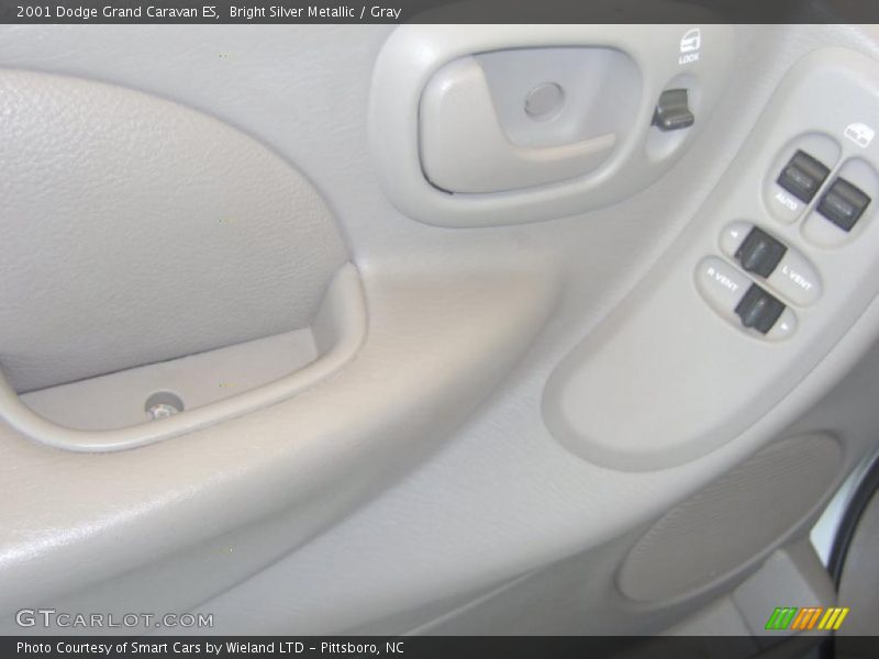 Bright Silver Metallic / Gray 2001 Dodge Grand Caravan ES