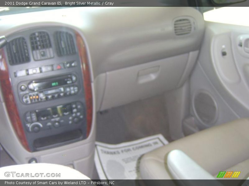 Bright Silver Metallic / Gray 2001 Dodge Grand Caravan ES