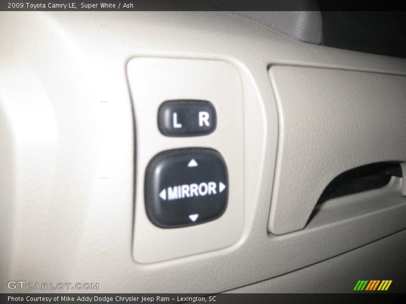 Super White / Ash 2009 Toyota Camry LE