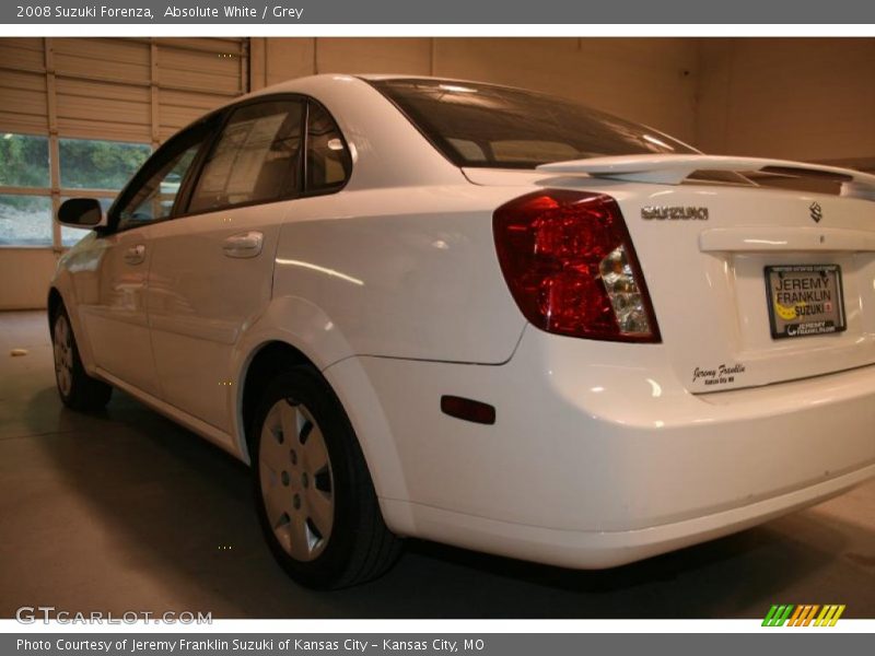 Absolute White / Grey 2008 Suzuki Forenza