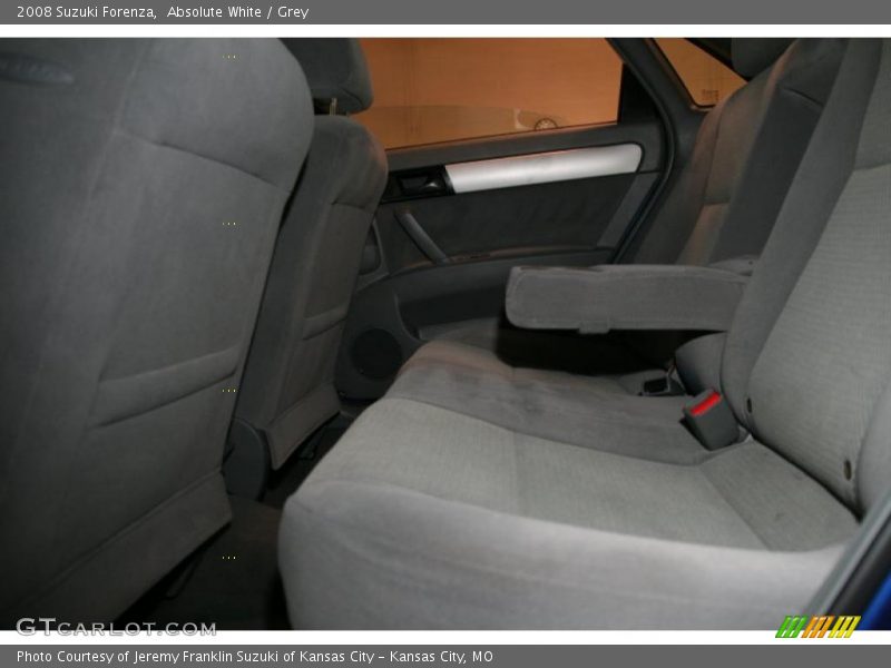 Absolute White / Grey 2008 Suzuki Forenza