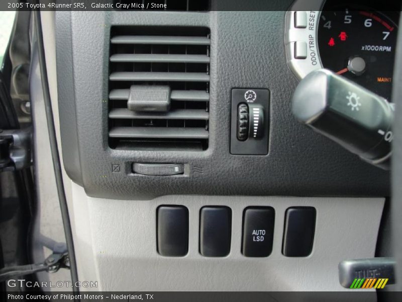 Galactic Gray Mica / Stone 2005 Toyota 4Runner SR5