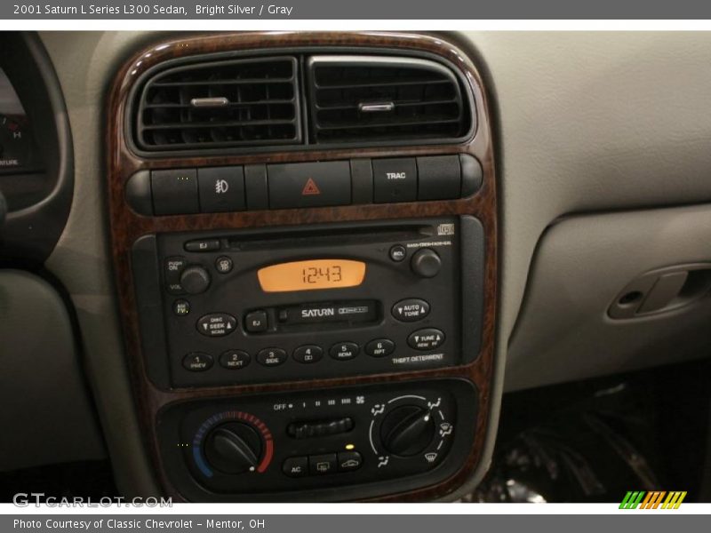 Bright Silver / Gray 2001 Saturn L Series L300 Sedan