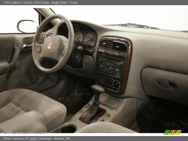 Bright Silver / Gray 2001 Saturn L Series L300 Sedan