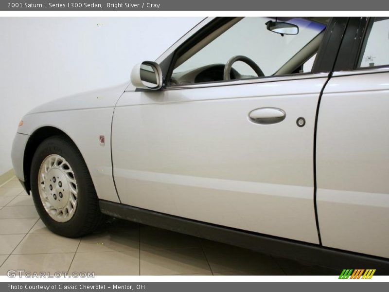 Bright Silver / Gray 2001 Saturn L Series L300 Sedan