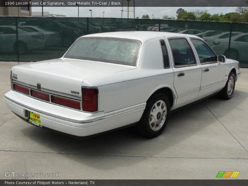Opal Metallic Tri-Coat / Black 1996 Lincoln Town Car Signature