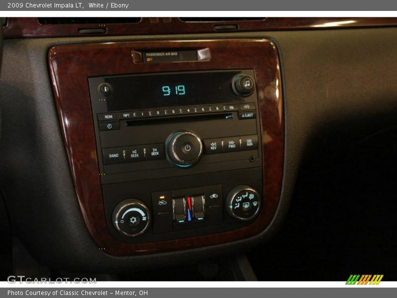 White / Ebony 2009 Chevrolet Impala LT