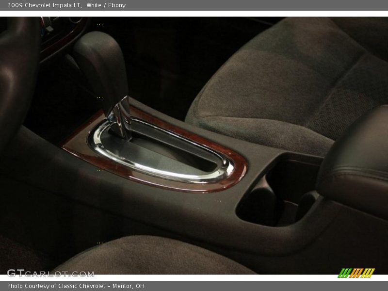 White / Ebony 2009 Chevrolet Impala LT