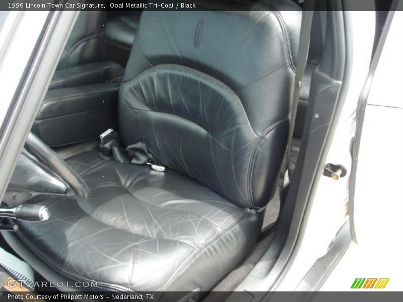 Opal Metallic Tri-Coat / Black 1996 Lincoln Town Car Signature