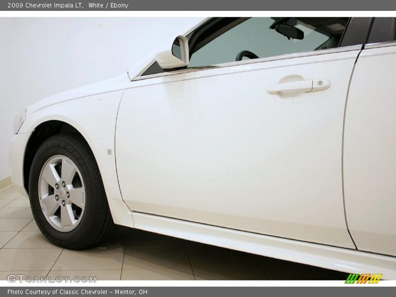 White / Ebony 2009 Chevrolet Impala LT