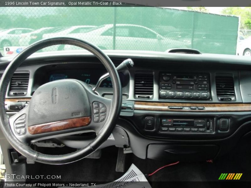 Opal Metallic Tri-Coat / Black 1996 Lincoln Town Car Signature