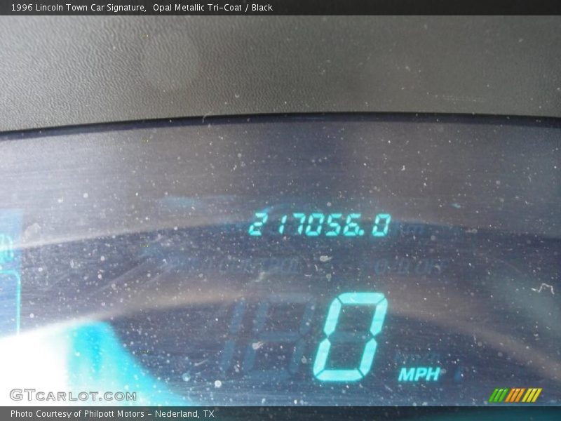 Opal Metallic Tri-Coat / Black 1996 Lincoln Town Car Signature