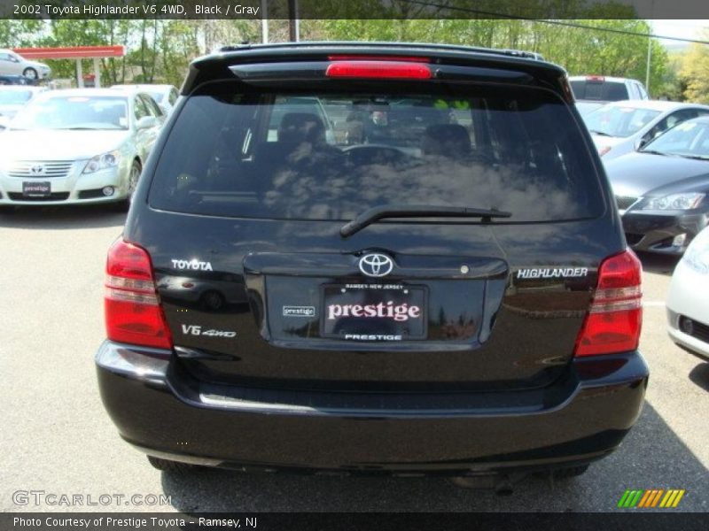 Black / Gray 2002 Toyota Highlander V6 4WD