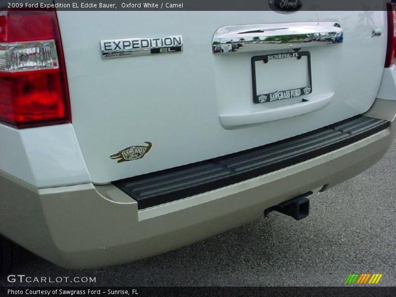 Oxford White / Camel 2009 Ford Expedition EL Eddie Bauer