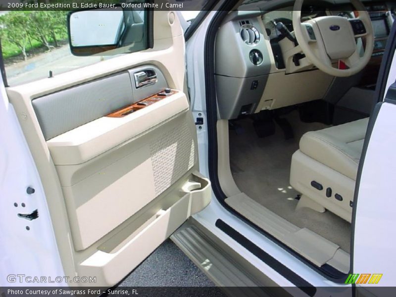 Oxford White / Camel 2009 Ford Expedition EL Eddie Bauer
