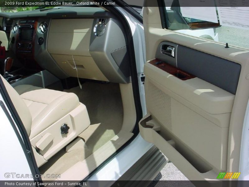 Oxford White / Camel 2009 Ford Expedition EL Eddie Bauer