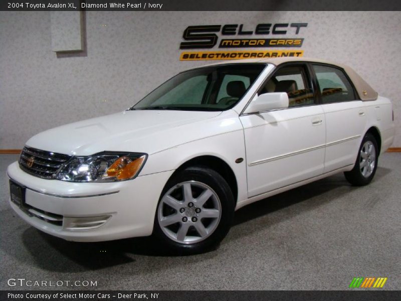 Diamond White Pearl / Ivory 2004 Toyota Avalon XL