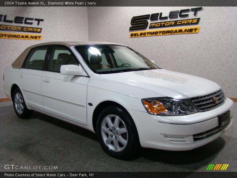 Diamond White Pearl / Ivory 2004 Toyota Avalon XL