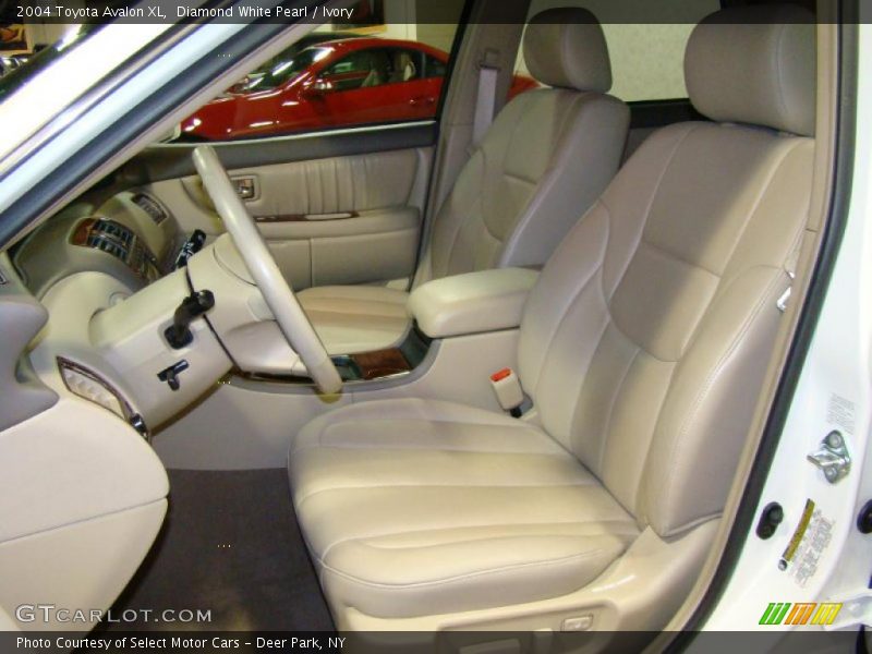 Diamond White Pearl / Ivory 2004 Toyota Avalon XL