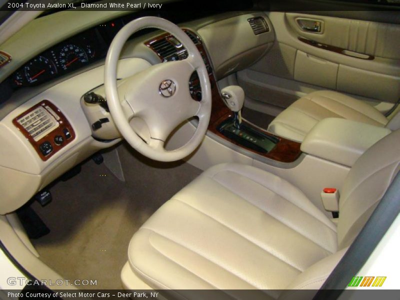 Diamond White Pearl / Ivory 2004 Toyota Avalon XL