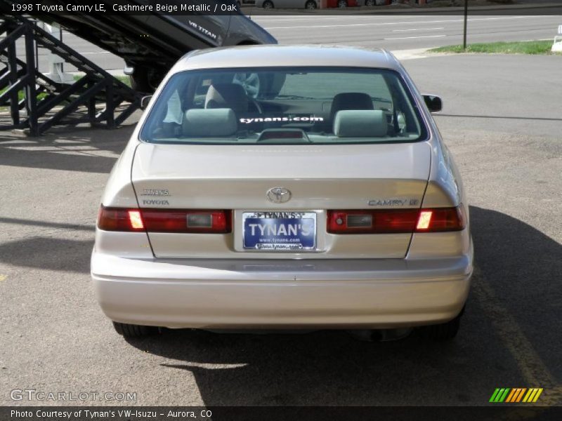 Cashmere Beige Metallic / Oak 1998 Toyota Camry LE