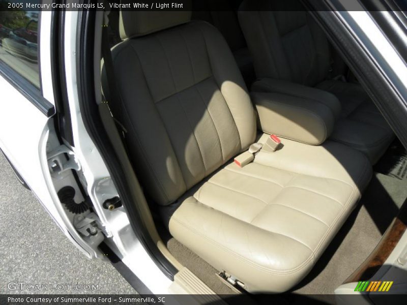 Vibrant White / Light Flint 2005 Mercury Grand Marquis LS