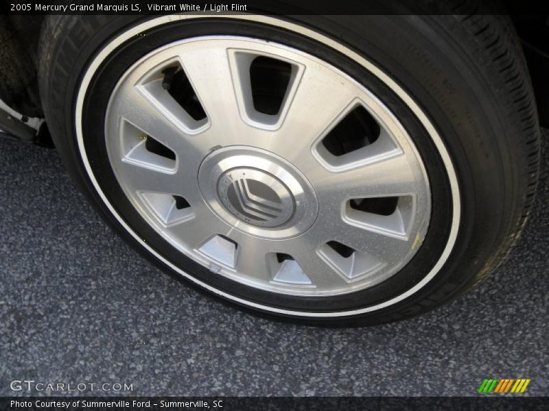 Vibrant White / Light Flint 2005 Mercury Grand Marquis LS
