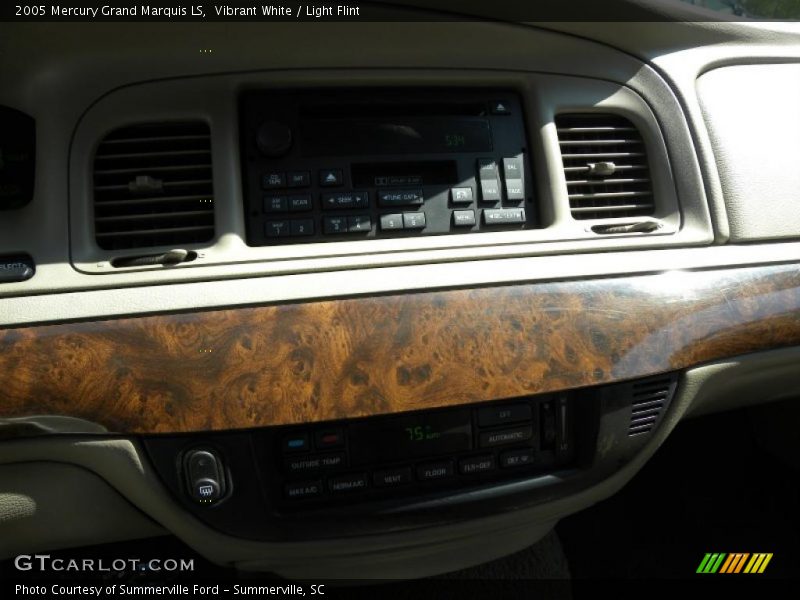 Vibrant White / Light Flint 2005 Mercury Grand Marquis LS