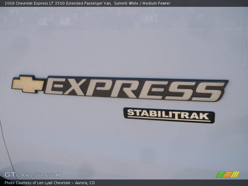 Summit White / Medium Pewter 2009 Chevrolet Express LT 3500 Extended Passenger Van