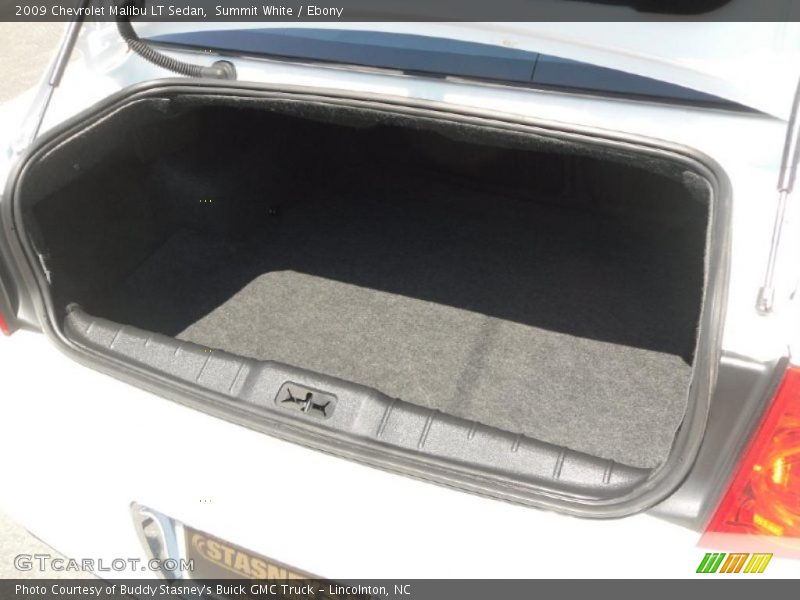 Summit White / Ebony 2009 Chevrolet Malibu LT Sedan