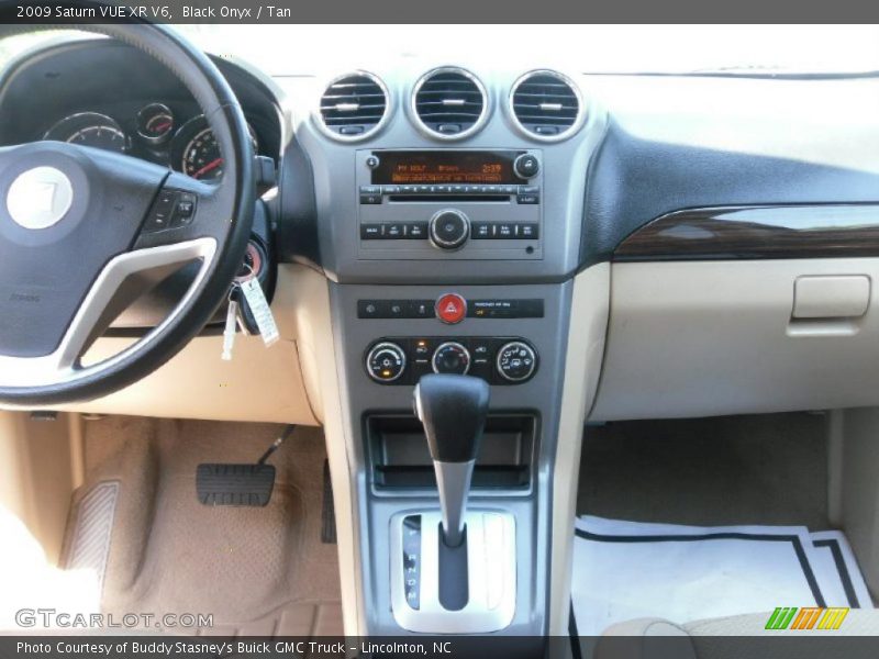 Black Onyx / Tan 2009 Saturn VUE XR V6