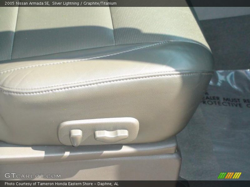 Silver Lightning / Graphite/Titanium 2005 Nissan Armada SE