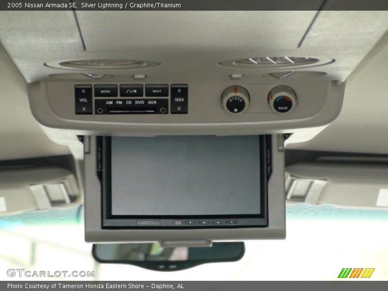 Silver Lightning / Graphite/Titanium 2005 Nissan Armada SE