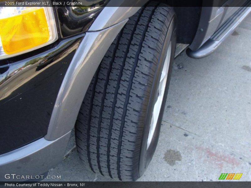 Black / Graphite 2005 Ford Explorer XLT