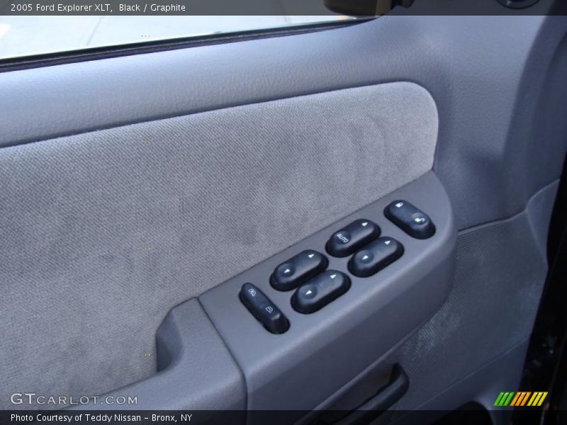 Black / Graphite 2005 Ford Explorer XLT