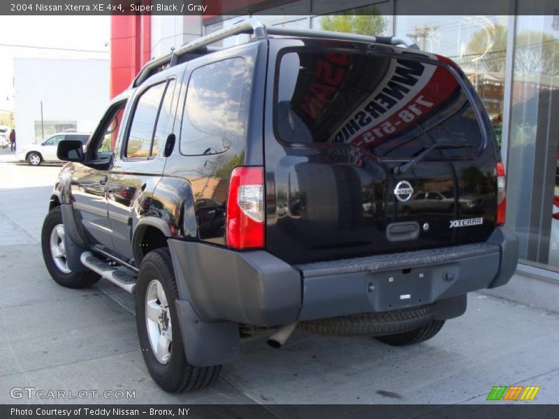 Super Black / Gray 2004 Nissan Xterra XE 4x4