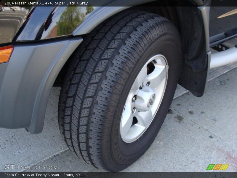 Super Black / Gray 2004 Nissan Xterra XE 4x4