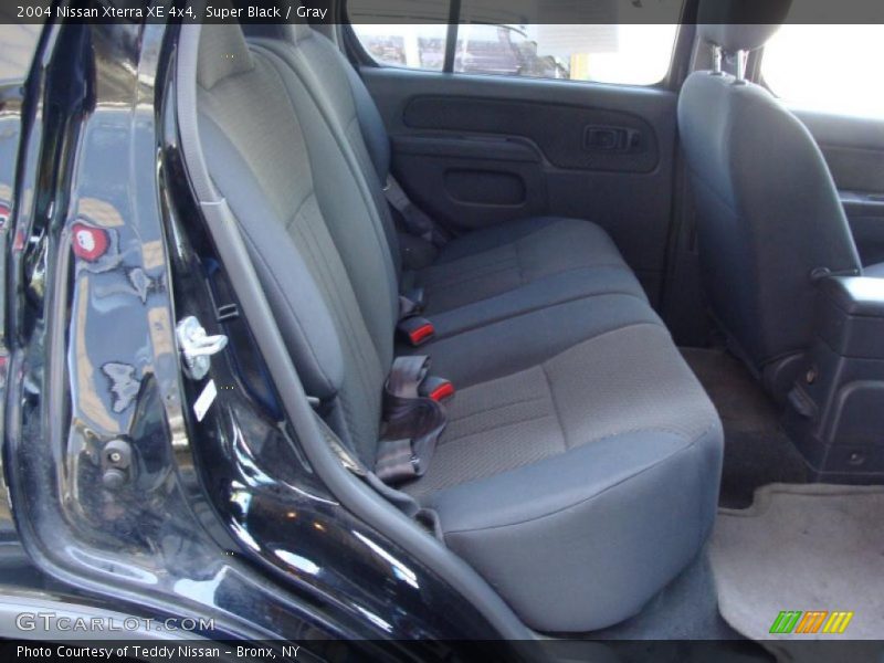Super Black / Gray 2004 Nissan Xterra XE 4x4